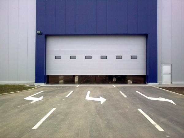 Industrijska segmentna vrata velikih dimenzija